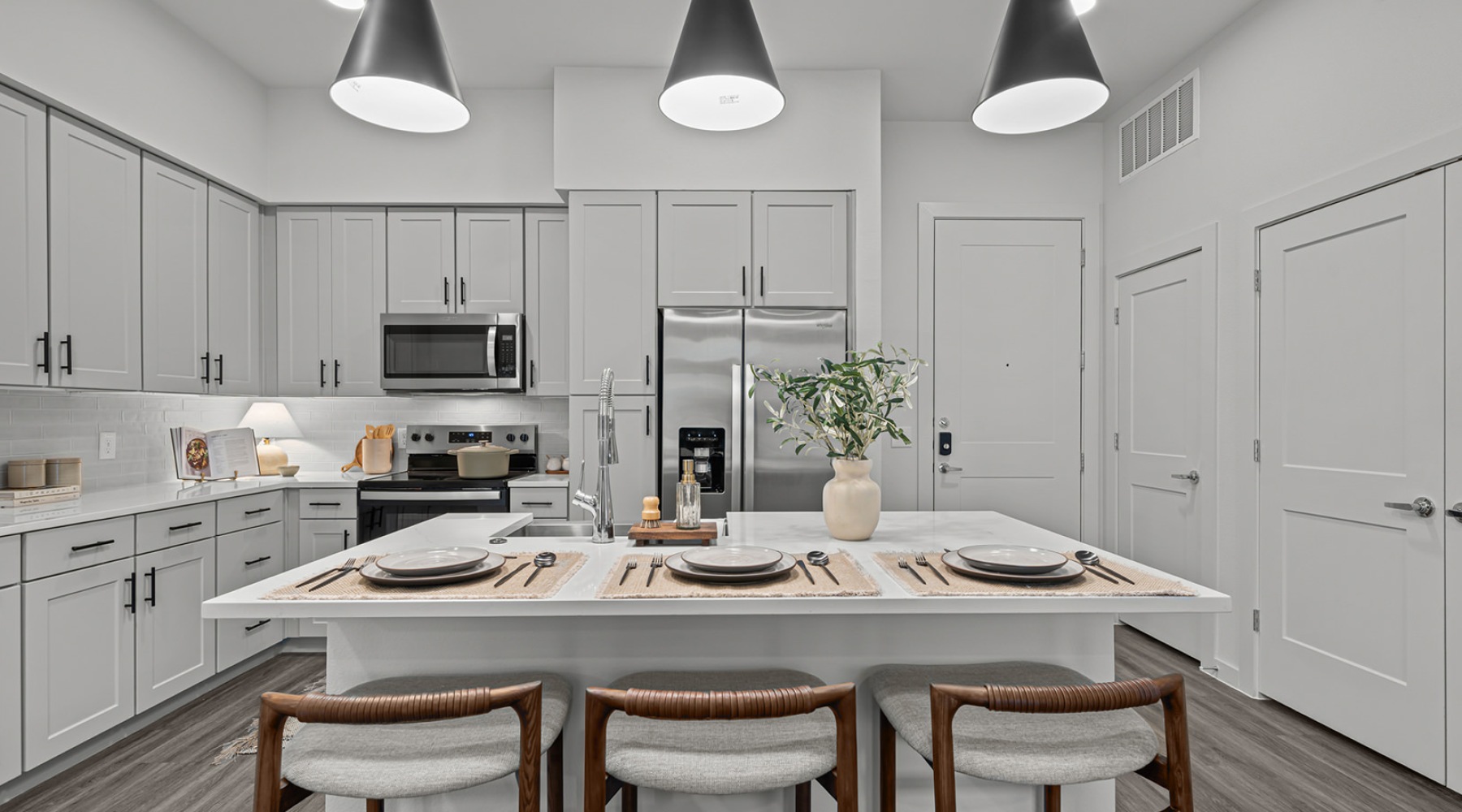 Beautiful kitchens with designer finishes Beautiful kitchens with designer finishes